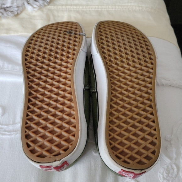 Vans - Picture 2 of 2